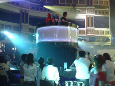 旋轉(zhuǎn)升降舞臺(tái)