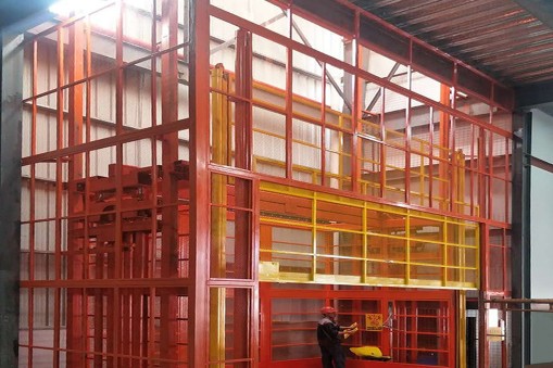 購(gòu)買固定式升降機(jī)要注意是否有緊急下降裝置