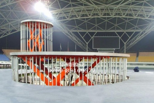 東莞華楠駿業關于升降舞臺的概念