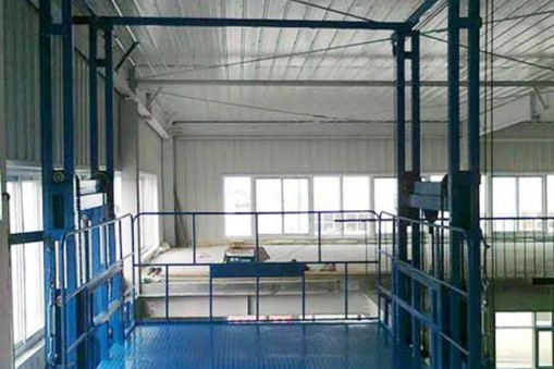 淺談電控系統對導軌式升降機的重要性