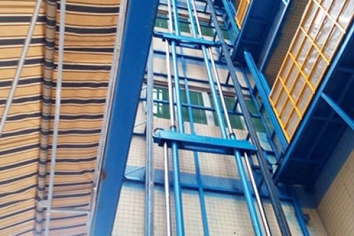 清潔高空作業平臺的方式及要求是什么?