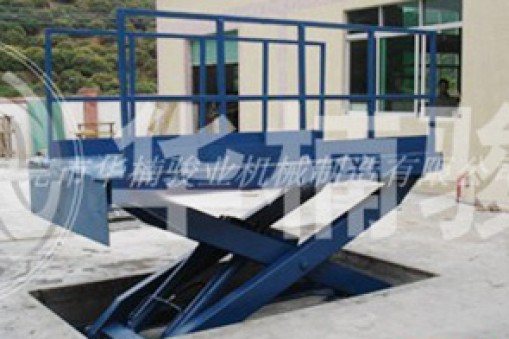 裝車升降平臺使用過程中安全注意問題有哪些?