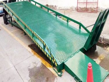 移動高度調(diào)節(jié)板(登車橋)