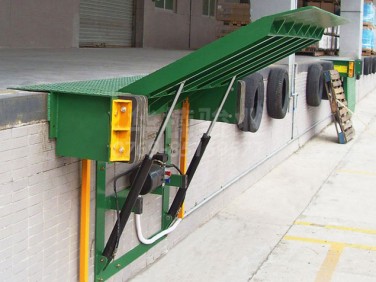 定制液壓固定登車(chē)橋