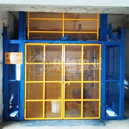 關于定做工廠升降機設備有哪些注意事項 關于定做工廠升降機設備有哪些注意事項